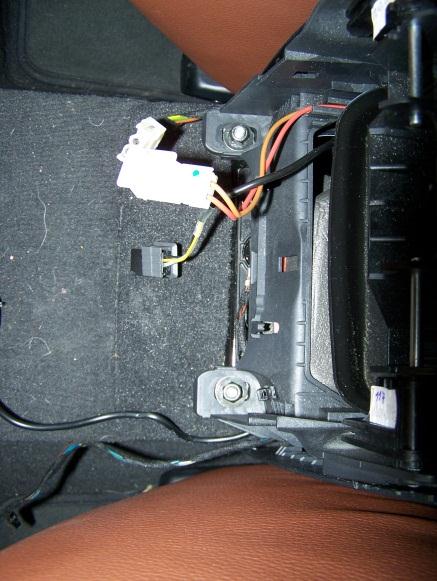 Remove storage compartment