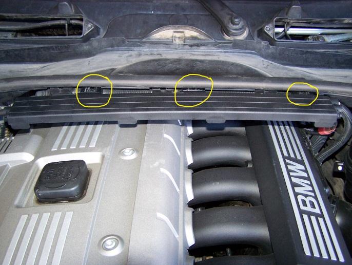 Remove cable harness from the lower housing.