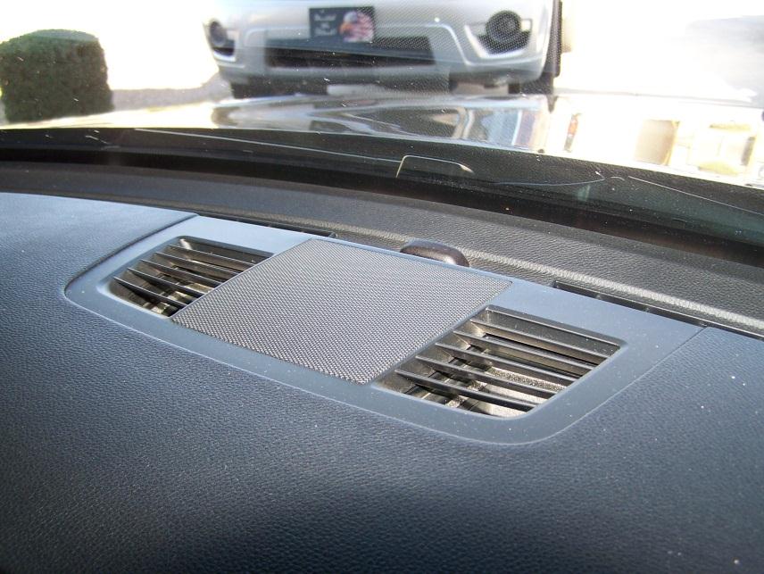 Remove speaker in dash